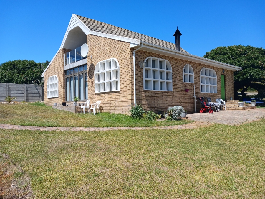 2 Bedroom Property for Sale in Stilbaai Wes Western Cape